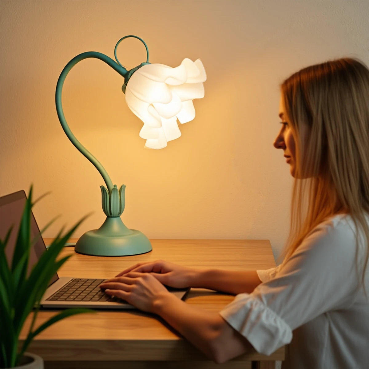 Vintage Flower Green Bedside Lamp, adjustable direction